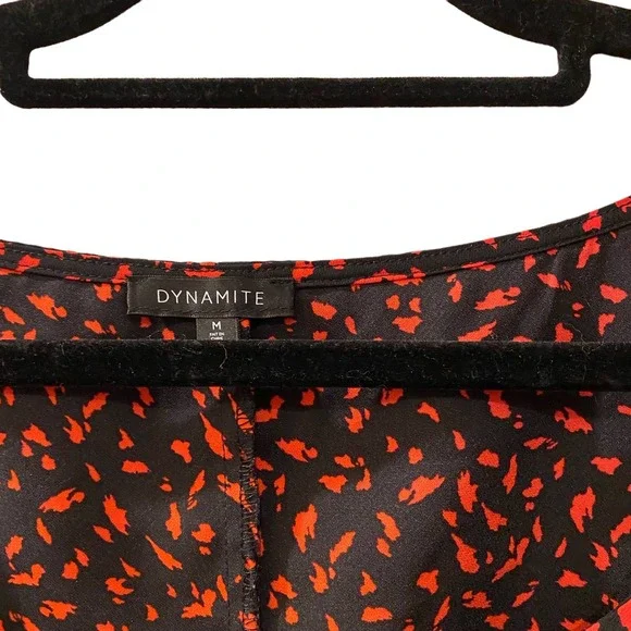 Dynamite Black and Red Top Blouse Long Sleeve Puff Sleeve Size M - Picture 8 of 10